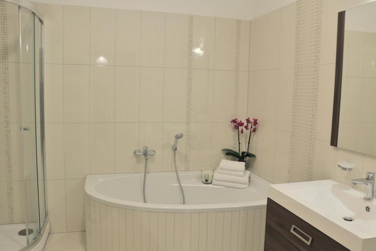 Apartments Moravska 24 Karlovy Vary Bagian luar foto